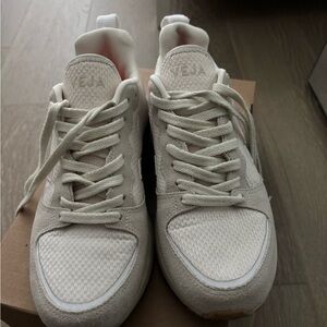 Veja Women's Cream Sneakers